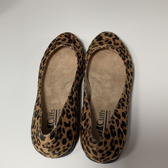 Cliffs by White Mountainanimal print flats, great condition no wear, Size 6.5M - Picture 4 of 8
